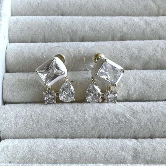 Earrings - Picture 2 of 3